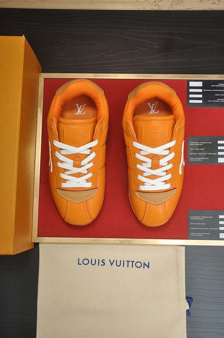 Men's shoes 💰700💶[LOUIS VUITTON] (couples 💑 style) new original order 🍀LV Louis Vuitton * - top version of LV classic trendy shoes! Made of imported original fabrics, mesh lining, and original wear-resistant rubber foam outsole! High quality products! Size (female 35-40) (male 38-44)